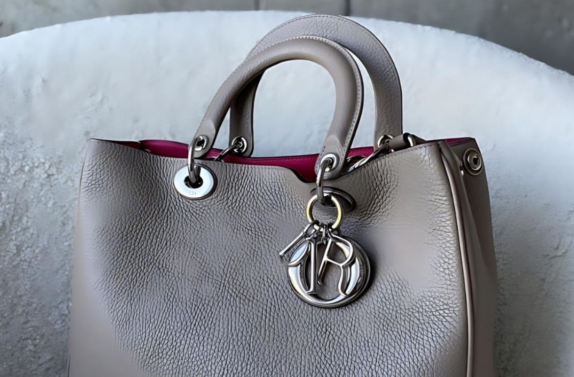 Dior i jego wpływ na świat mody: Historia torebek, które zmieniły branżę