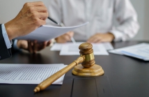 Najważniejsze kwestie, na które powinieneś zwrócić uwagę przy wyborze radcy prawnego