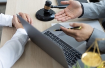 Kiedy skorzystać z doradztwa notariusza w zakresie prawa handlowego?