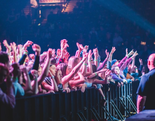 Bezpieczeństwo na imprezach: Jak zapewnić ochronę podczas eventów masowych?