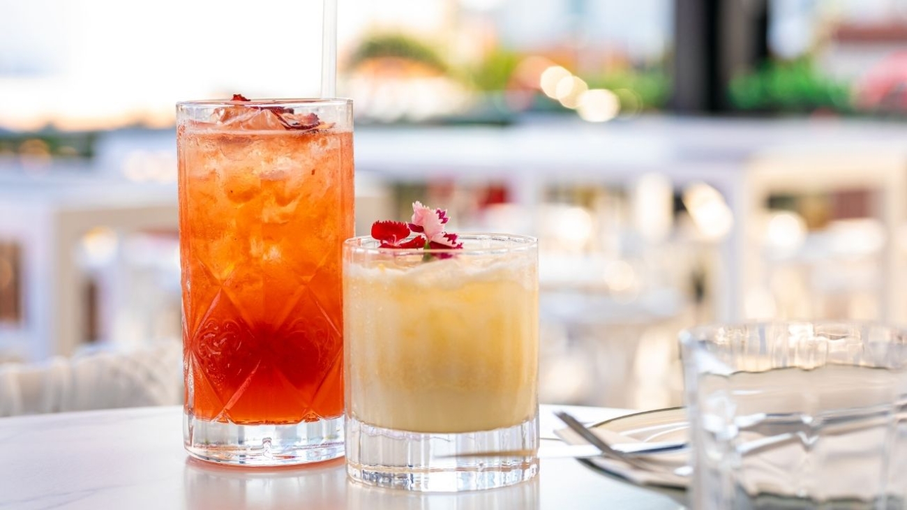 Letnie orzeźwienie w River Cafe: Koktajle bezalkoholowe dostarczających smaku i radości