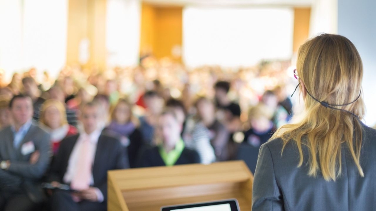 Organizacja Konferencji: Czemu Wybrać Restaurację Sobremesa w Warszawie?