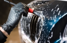 Mycie detailingowe: różnice między standardową myjnią a profesjonalnym czyszczeniem pojazdu