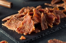 Odkryj idealną przekąskę na podróż - słodko-pikantne Salmon Jerky