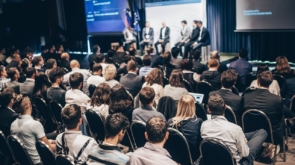 Konferencje z rejsami integracyjnymi – jak połączyć biznes i zabawę?