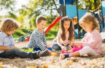 Świeże powietrze i przyroda — jak ogród przedszkolny i lokalizacja blisko natury wspierają rozwój dziecka