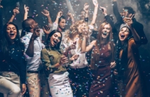 Wynajem sali vs. rejs statkiem – co wybrać dla Twojej imprezy?