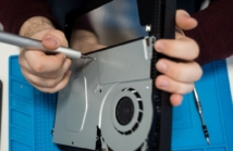 Czy można naprawić konsolę samodzielnie? Ryzyka i kiedy lepiej skorzystać z serwisu profesjonalego