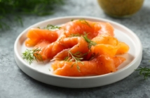 Czy łososia wędzonego można mrozić? (i jak robić to dobrze)