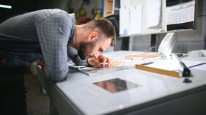 Jak zaprojektować katalog produktowy, który sprzedaje? (układ, treść, papier)