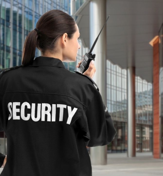 Kiedy warto wynająć ochronę osobistą? (biznes, celebryci, sprawy rodzinne, zagrożenia)