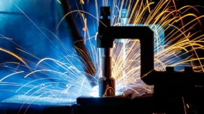 Obróbka metali i tworzyw sztucznych – jakie technologie stosujemy w ZMRE?