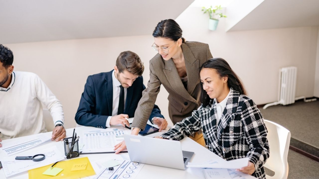 Jak przekształcić działalność w spółkę