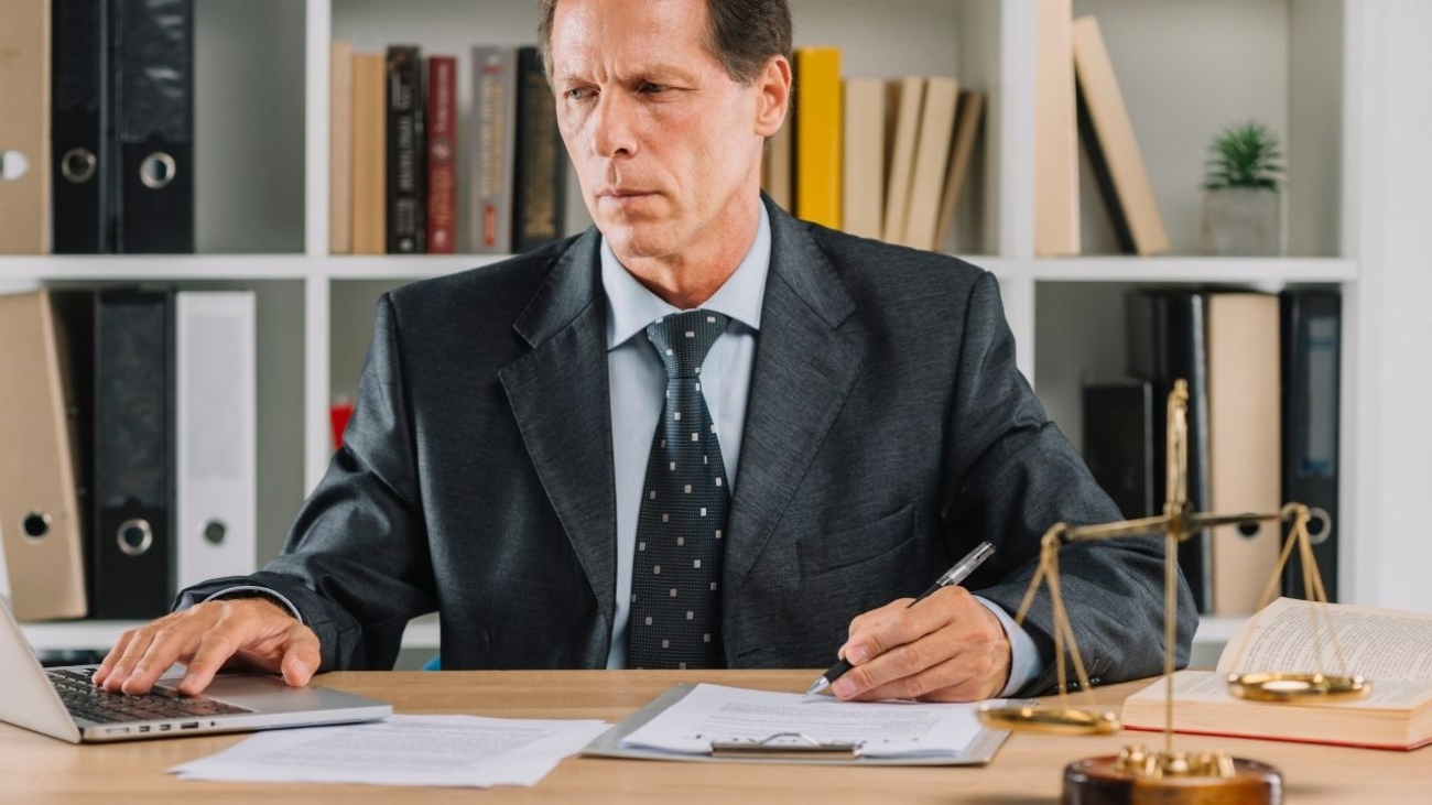 Jak przygotować się do sprawy sądowej z bankiem