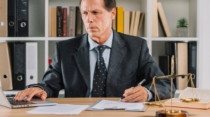 Jak przygotować się do sprawy sądowej z bankiem