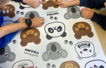 Edukacja przez zabawę: Jak rozwijać kompetencje językowe dziecka w przyjaznym otoczeniu?