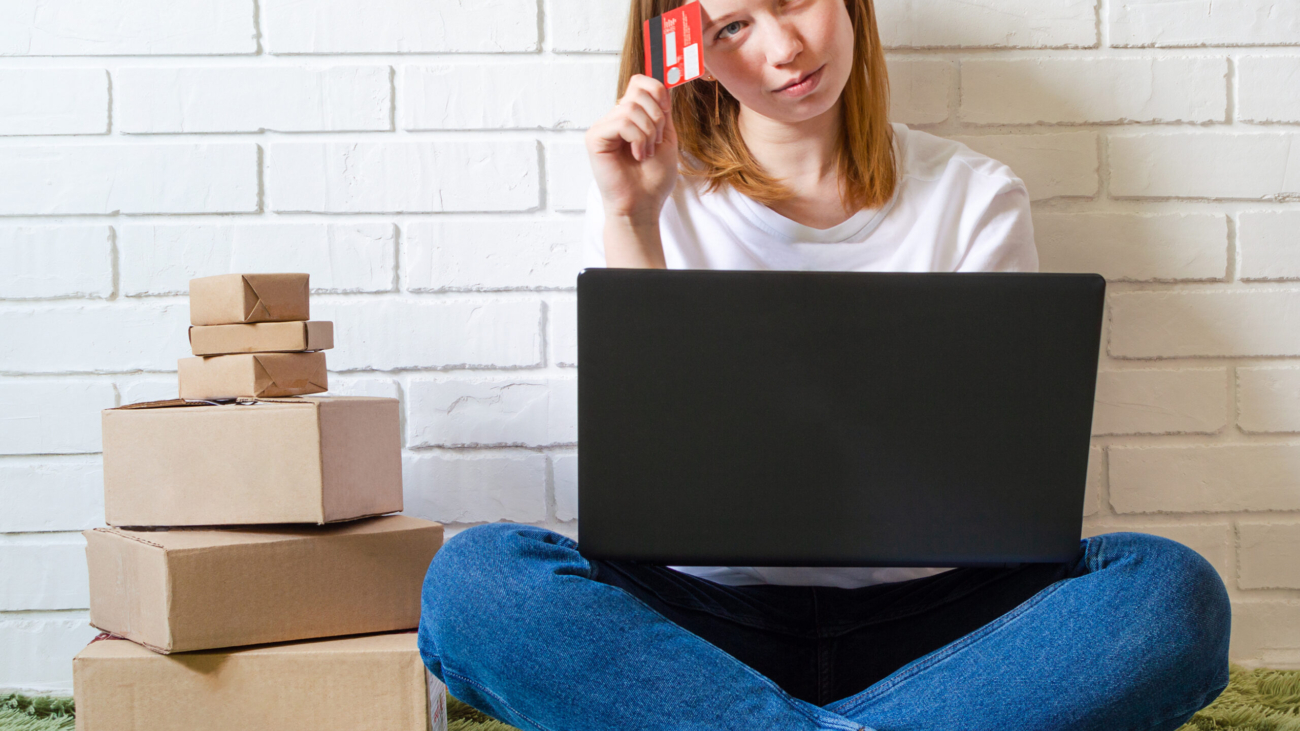 Jak bezpiecznie kupować elektronikę outletową online?